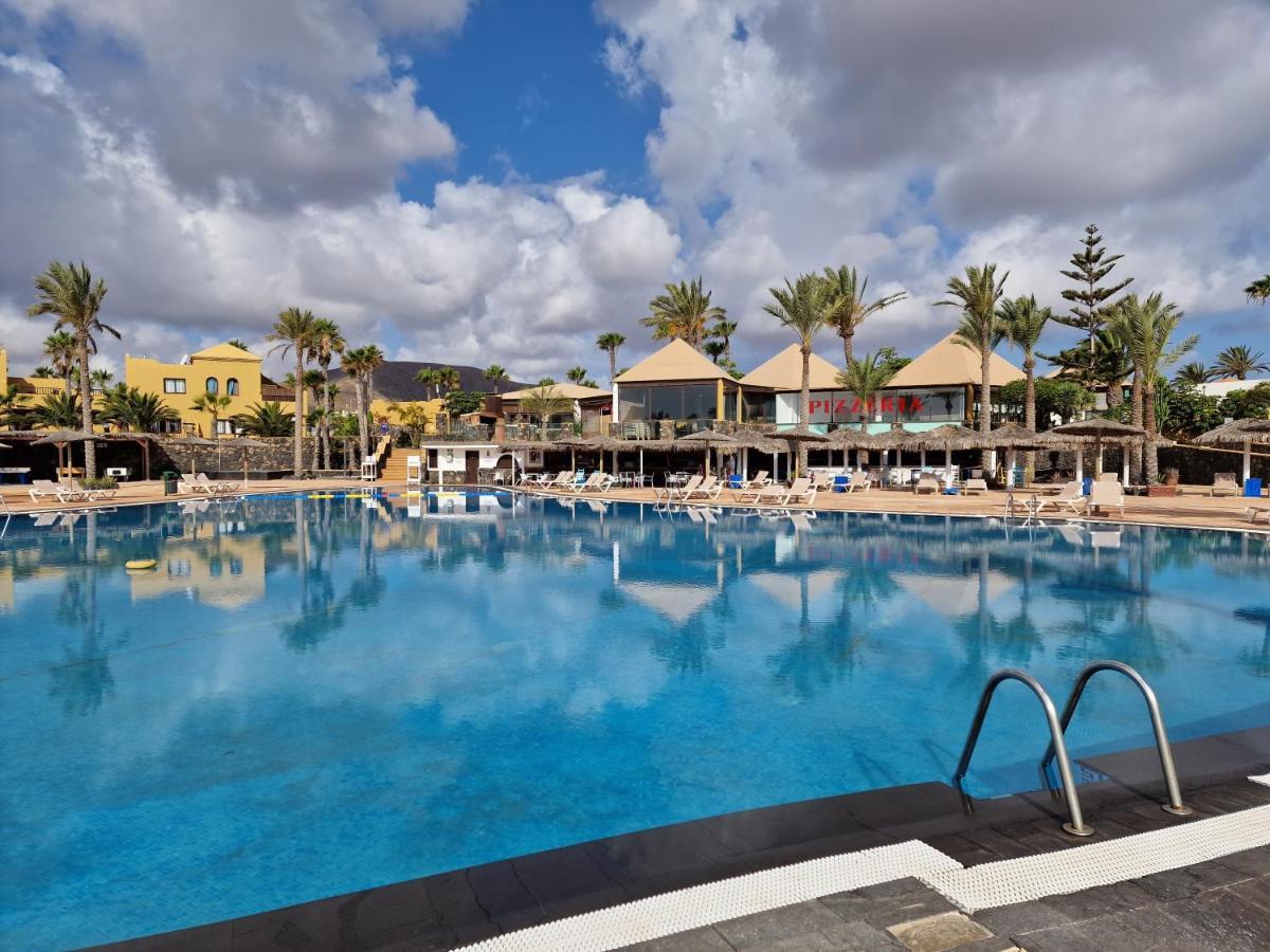 Casa Mari Y Jose Con Grandes Piscinas Y Wifi Gratis Apartment คอร์ราเลโฮ ภายนอก รูปภาพ